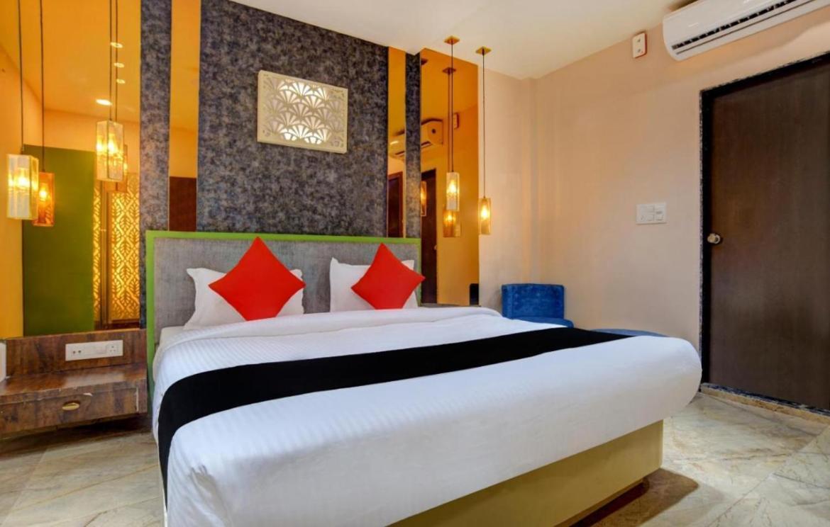 Hotel Vrindavan Prosperity Buitenkant foto